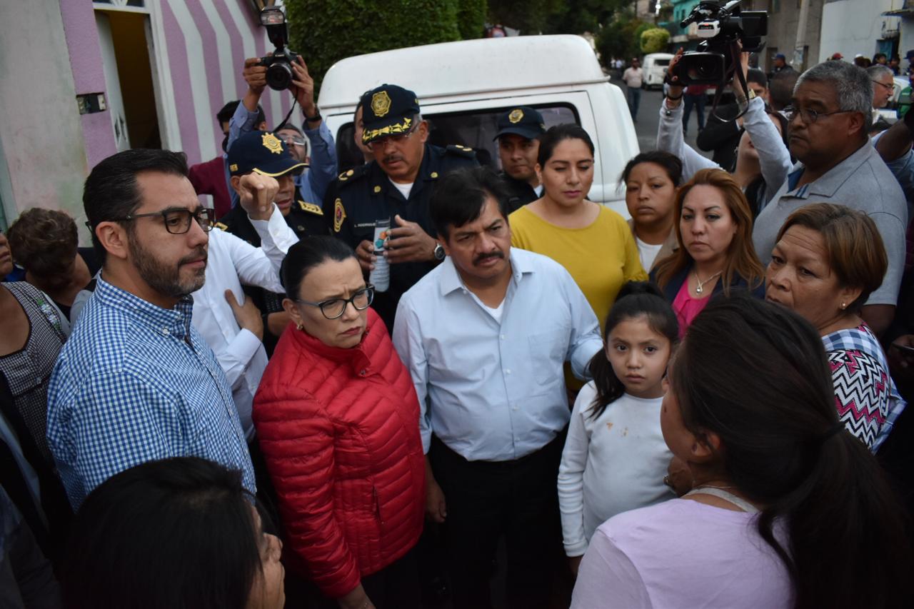 Habitantes de la GAM expresaron su preocupación por la inseguridad al secretario de Seguridad y al asecretaria de Gobierno. (Jorge Almazán)