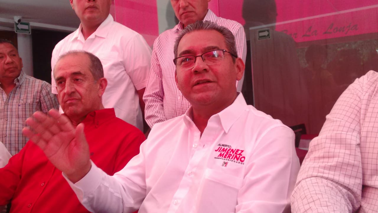 Reiteró que una cosa son las encuestas, la compra de conciencias y otra es con los militantes y poblanos  (Apolonia Amayo)