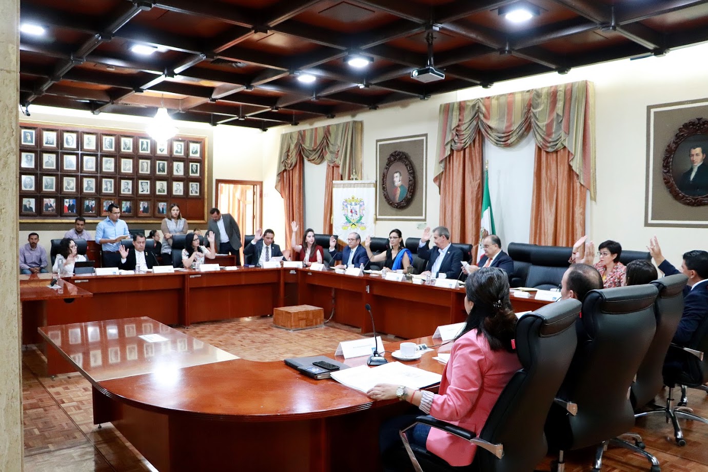 Tampoco se permitirían botellas de agua en sesiones