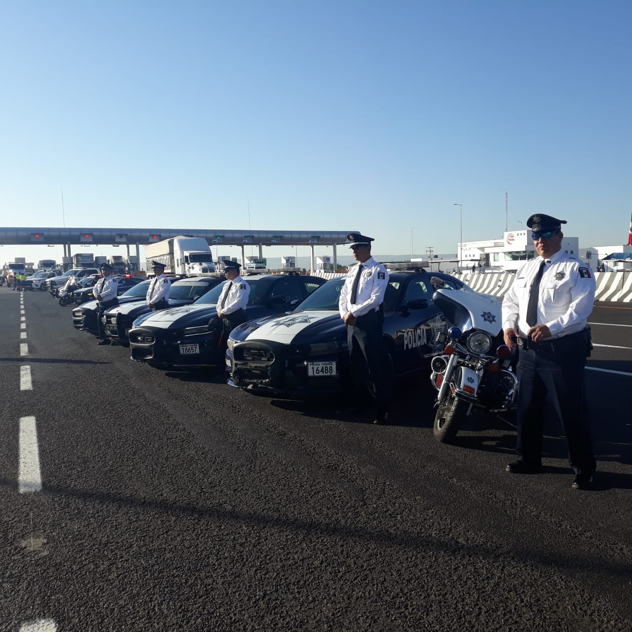 Los elementos de la Policía fueron distribuidos en las diferentes carreteras del estado (Foto cortesía)