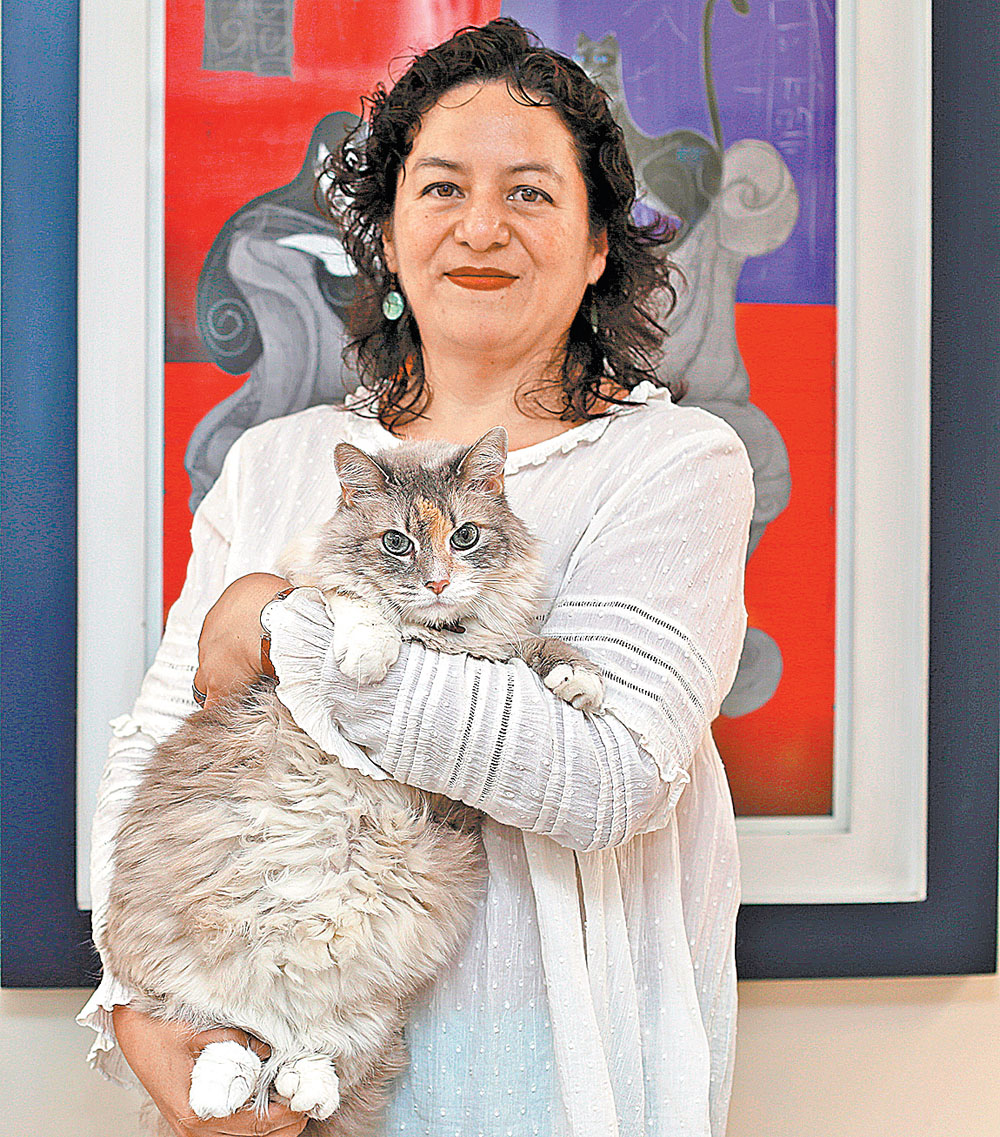 La funcionaria llevó su fascinación por los gatos a otro nivel. (Nelly Salas)