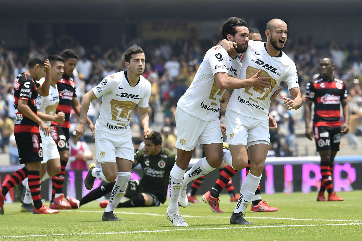 Carlos González mantiene en lucha a Pumas (Imago7)