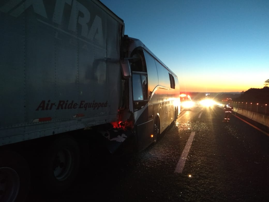 El choque tuvo lugar en el kilómetro 84.5 de la autopista Jalostotitlán -San Juan de los Lagos (Cortesía)