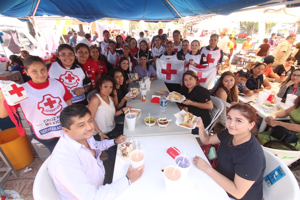 Festival de la torta a favor de la Cruz Roja.