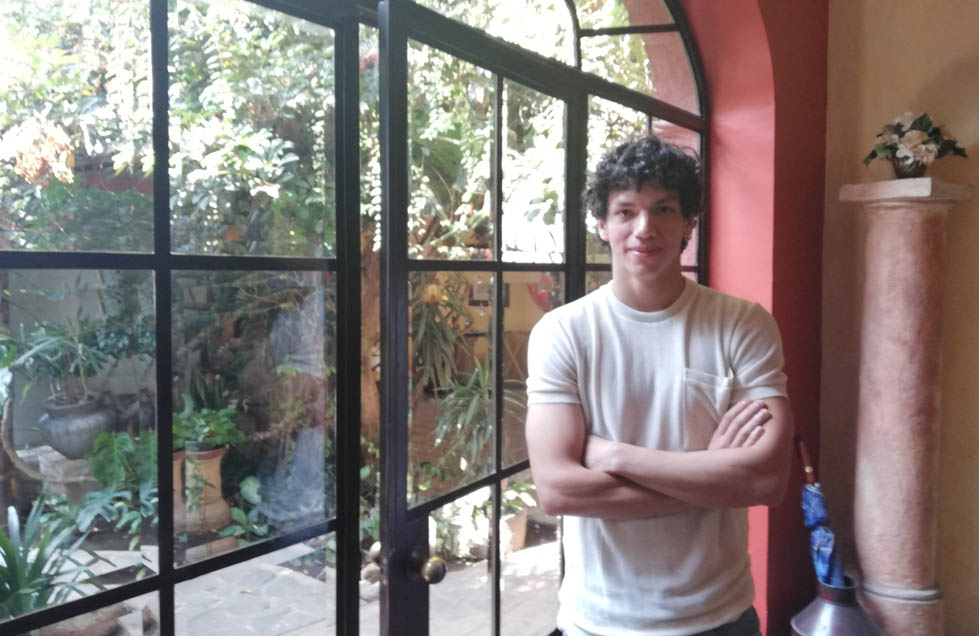 Isaac Hernández, bailarín (Enrique Vázquez).