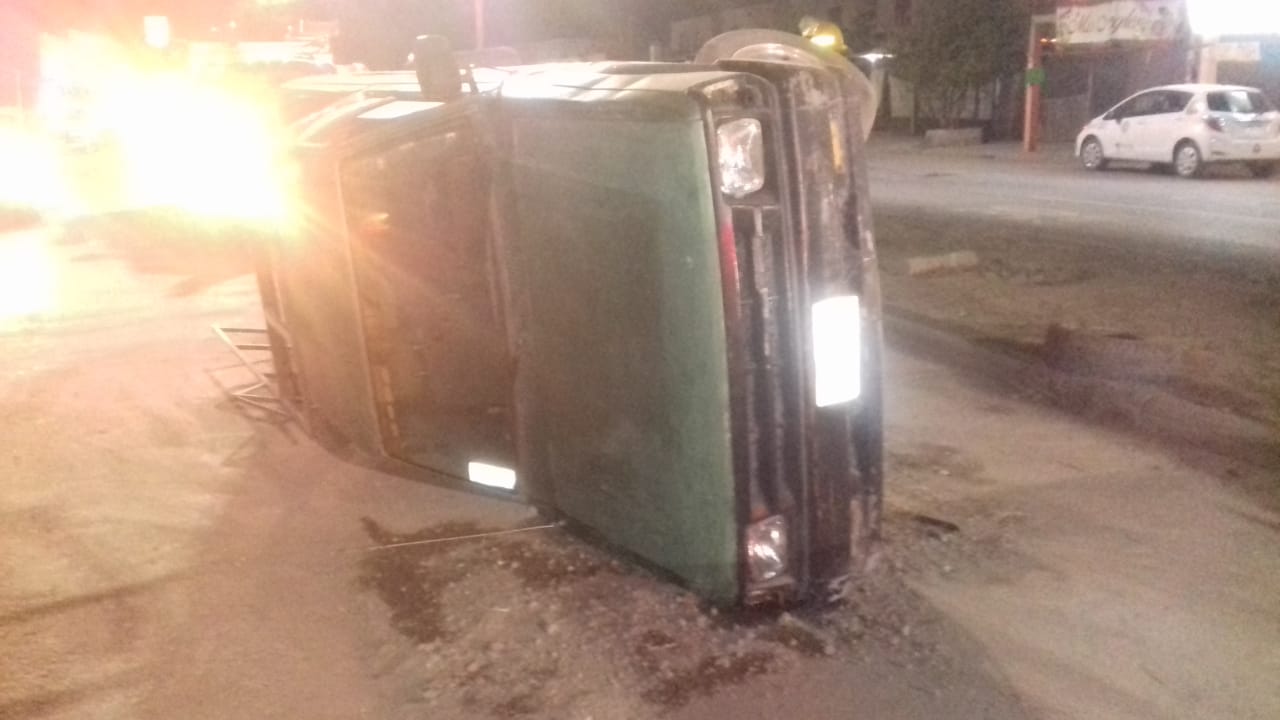 En el vehículo se encontró una credencial por lo que ya se busca al responsable. (Especial)