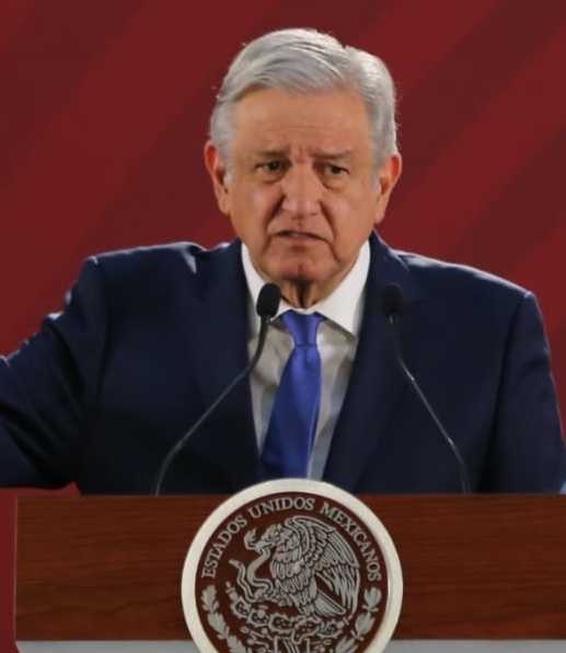 AMLO promete antender demandas de médicos residentes/Javier Ríos.