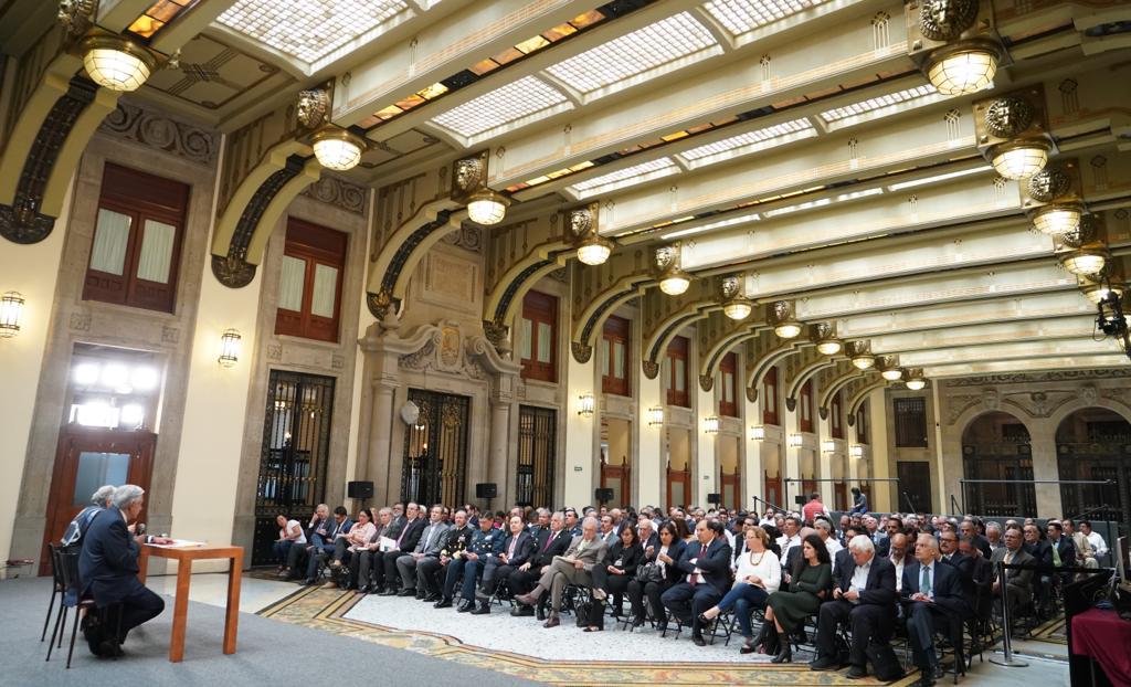AMLO se reúne con funcionarios antes de puente vacacional/Especial.
