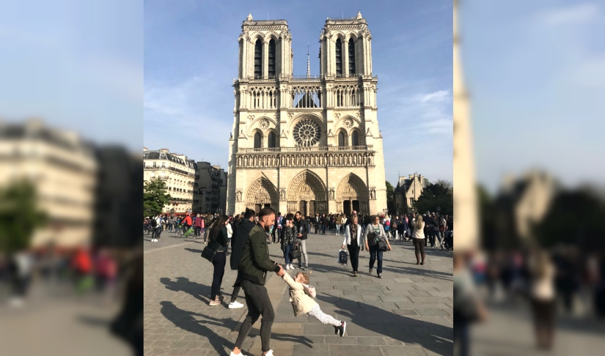 La conmovedora imagen tomada hora antes del incendio de Notre Dame (Twitter).