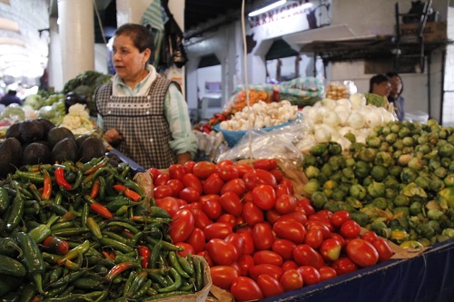 En mercados de Toluca y Zinacantepec se registra el incremento. (Claudia Aguilar)