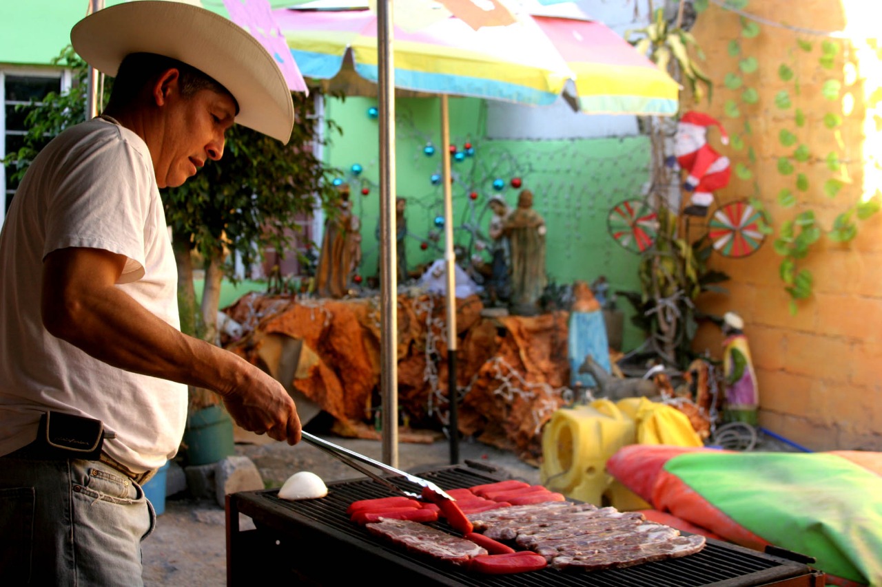 El Estado no prohibirá realzar carnes asadas pese a la contaminación en la entidad. Foto: Archivo