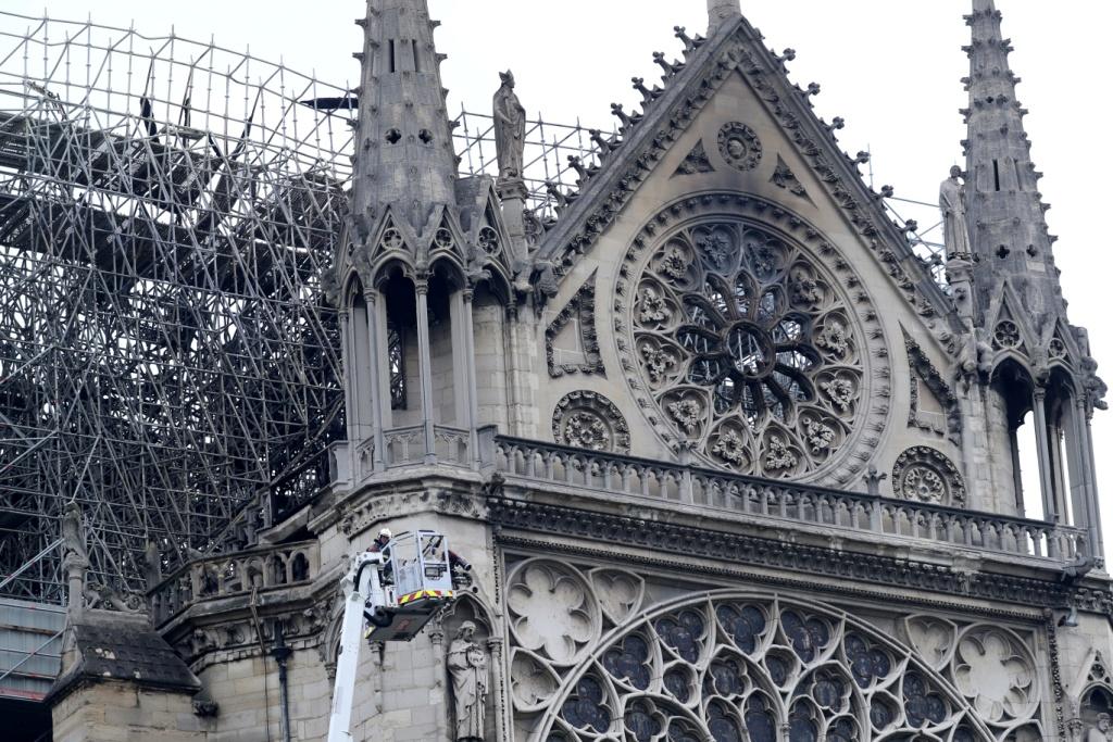 La alcaldía de París puso en marcha una operación para "salvar todas las obras de arte". Reuters