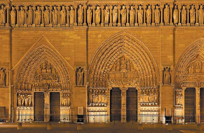 Gárgolas, relieves, vitrales y esculturas construyeron la magia de esta edificación gótica. especial