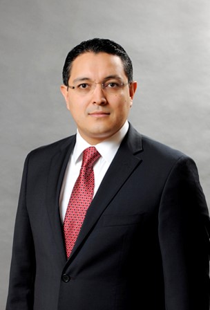 Guillermo Zúñiga, renunció a la CRE.