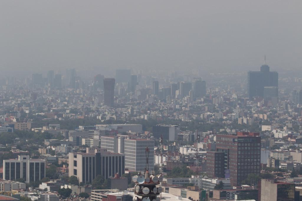 La contingencia ambiental Fase 1 activada desde ayer continúa en la capital. (Cuartoscuro)