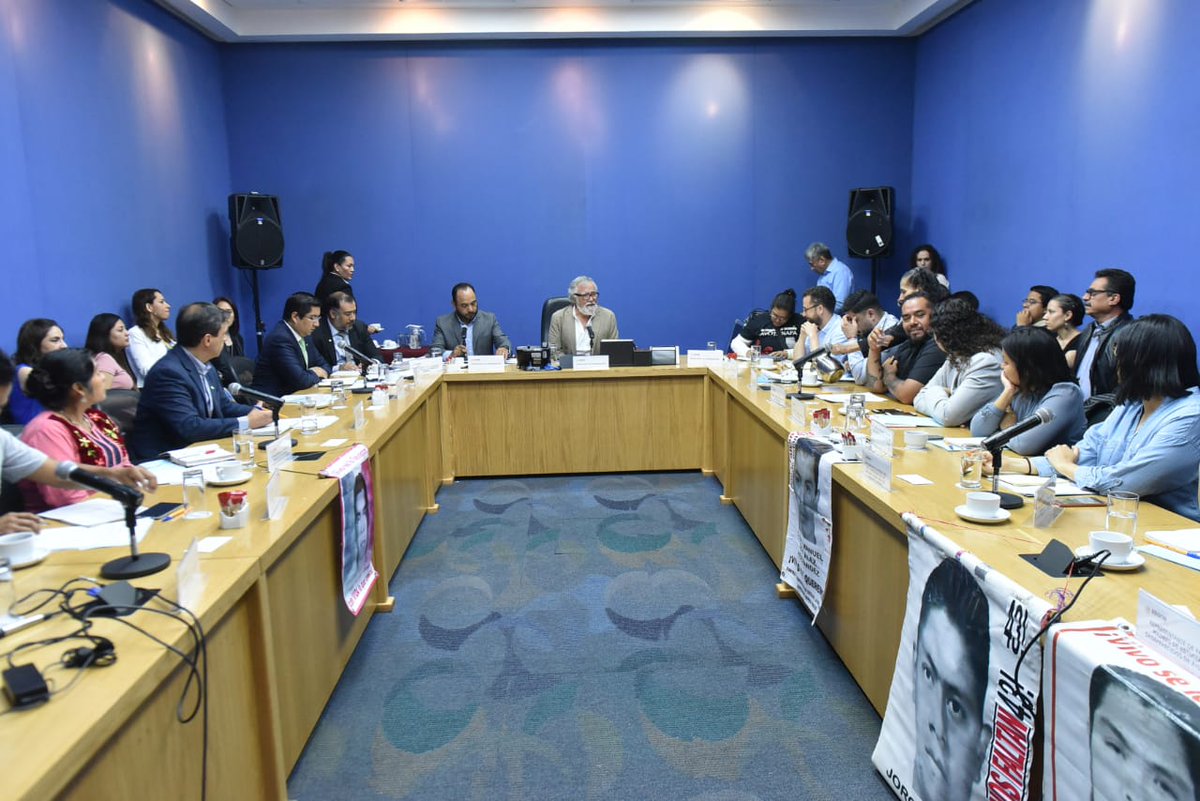 Cuarta sesión ordinaria de la Comisión para la Verdad y el Acceso a la Justicia en el caso Ayotzinapa (@A_Encinas_R)