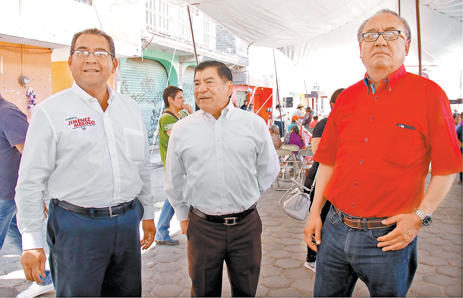 A la Izq., Alberto Jiménez, candidato del PRI a gubernatura de Puebla, Mario Marín y Valentín Meneses, quien fue vocero del ex mandatario. (A. Lobato)
