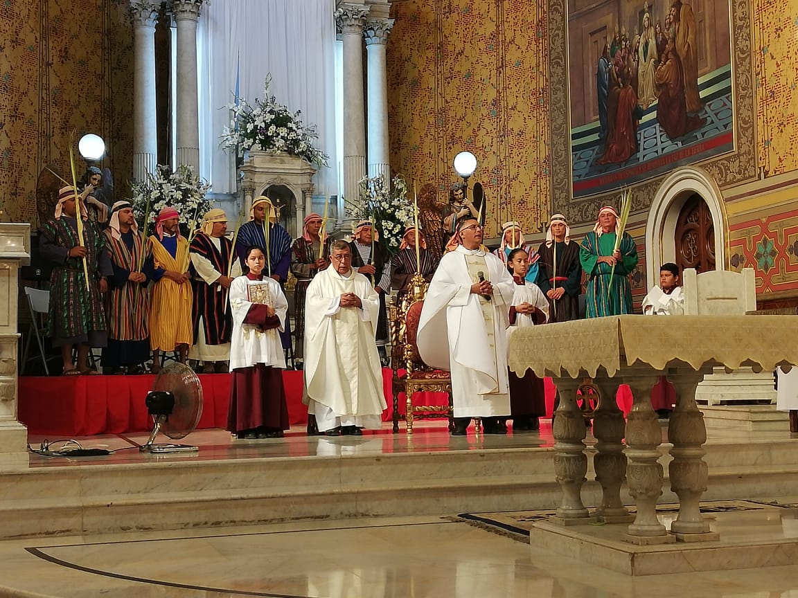 La iglesia católica recuerda la última cena de Jesús de Nazaret con sus discípulos (Lucero Reyes)