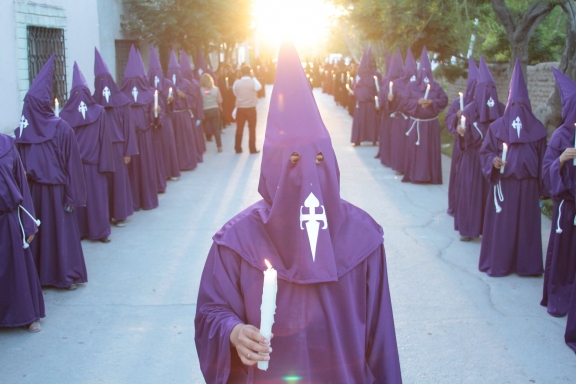 El Viernes Santo se lleva a cabo la Procesión del Silencio en Viesca, Coahuila. (Archivo)