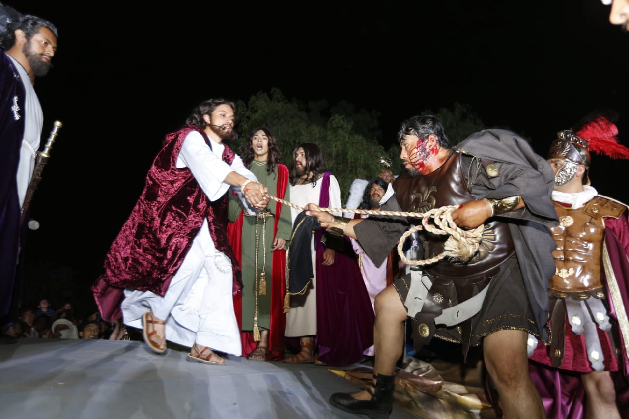 Jesús es aprehendido por los romanos. Héctor Téllez