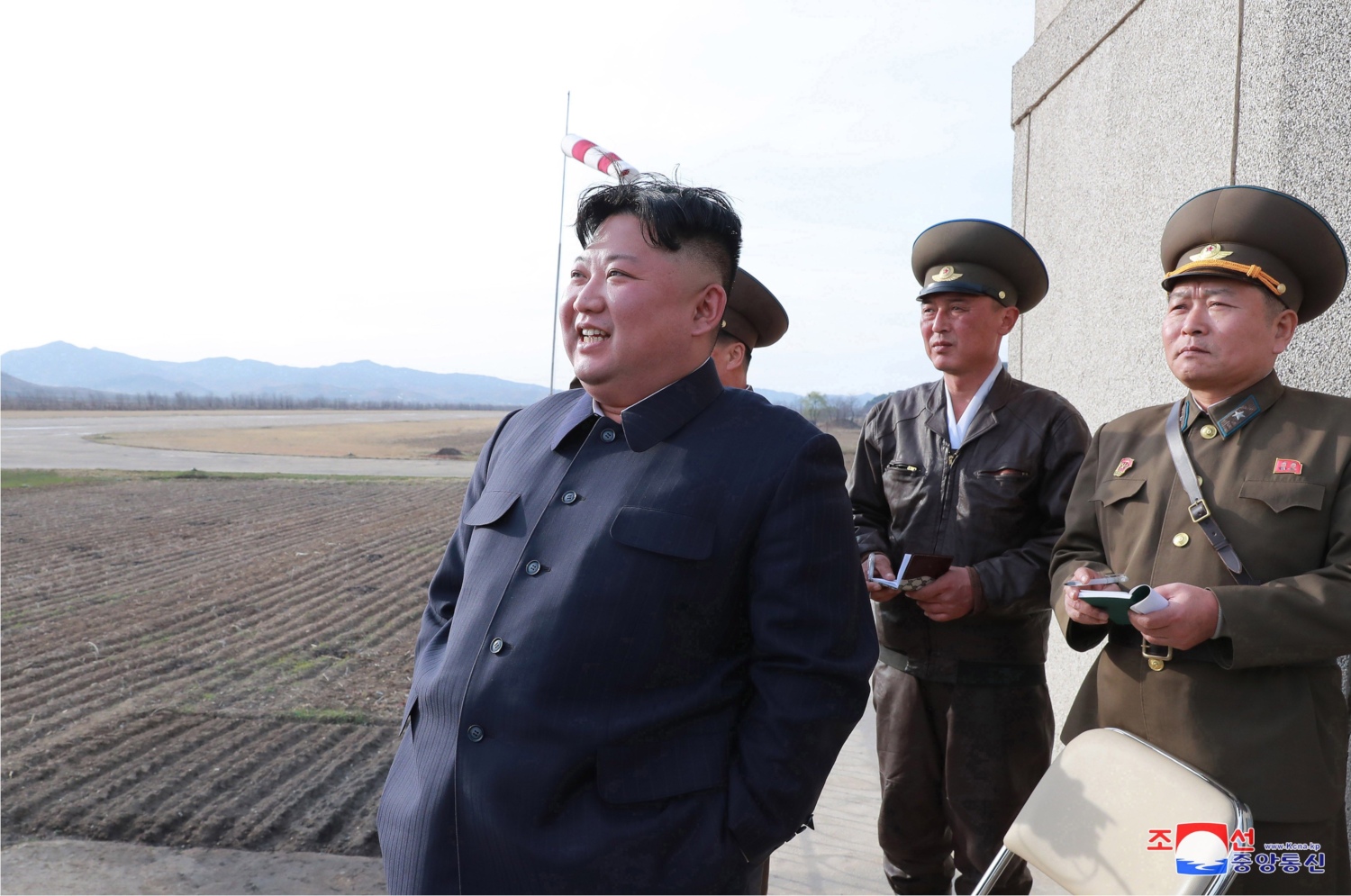 Kim Jong Un personalmente "guió el disparo" de un nuevo tipo de arma táctica. (EFE)
