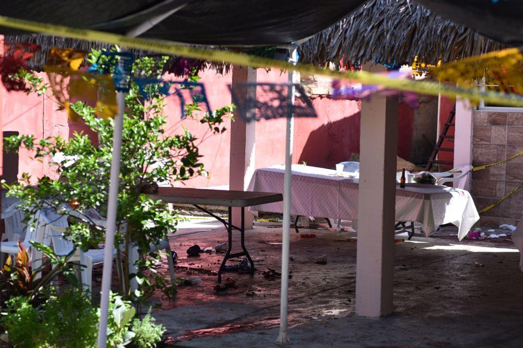 Una fiesta terminó en masacre, luego de que un grupo armado entrara a asesinar a trece personas. (AFP)