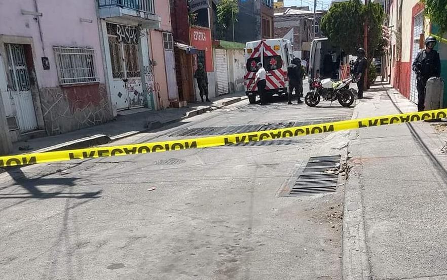 En Valle de Santiago el hecho se registró en la calle Mena (Foto redes)