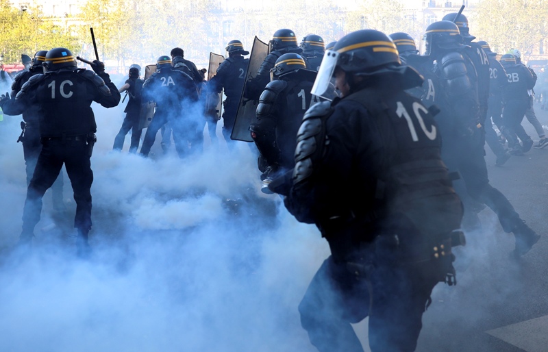 Los enfrentamientos entre los chalecos amatillo y la Policía llevan más de 5 meses. (AP)