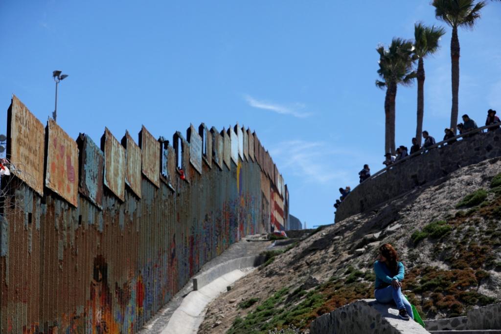 El grupo civil armado presuntamente detiene a  migrantes en la frontera de EU. | Reuters