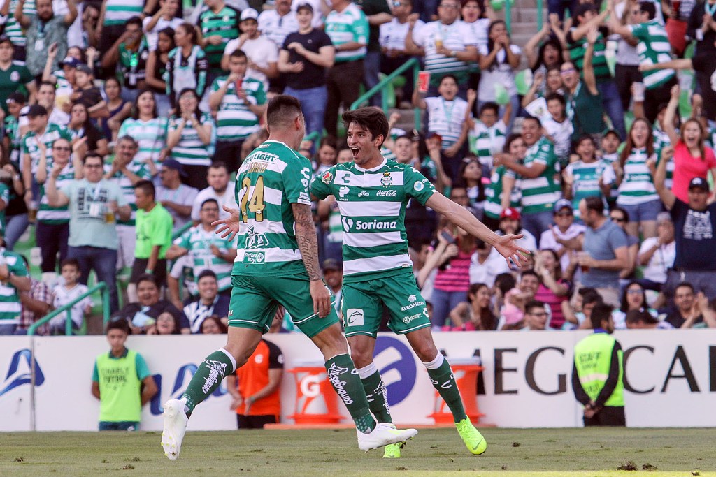 Santos se impuso a Gallos Blancos (Imago7)