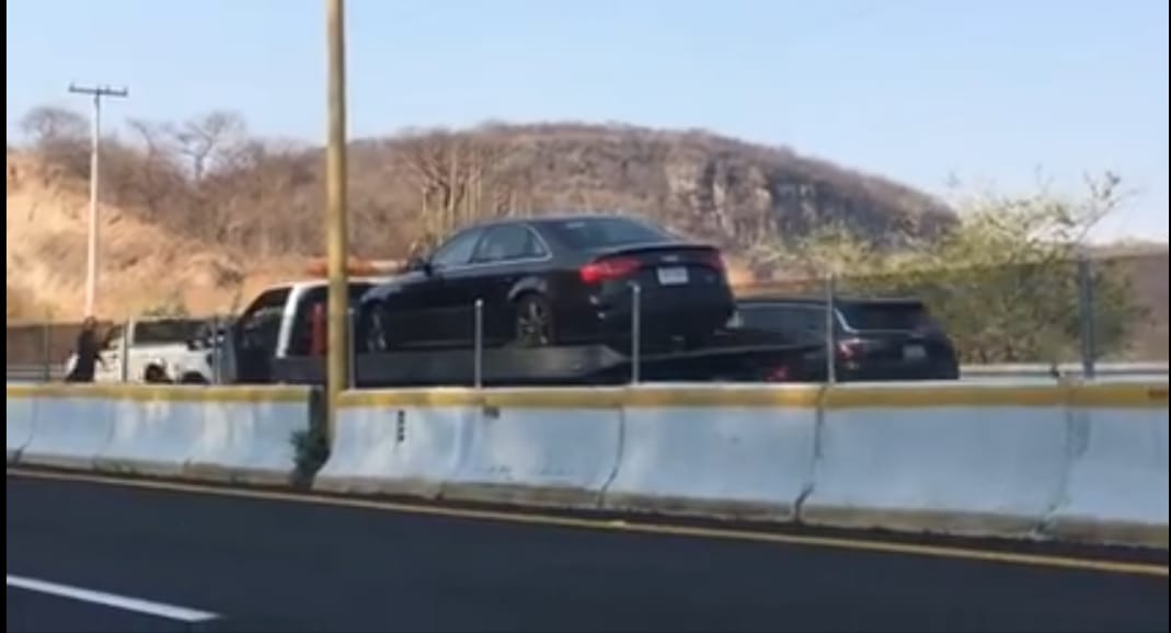 El comando intentó robar un automóvil de lujo.
