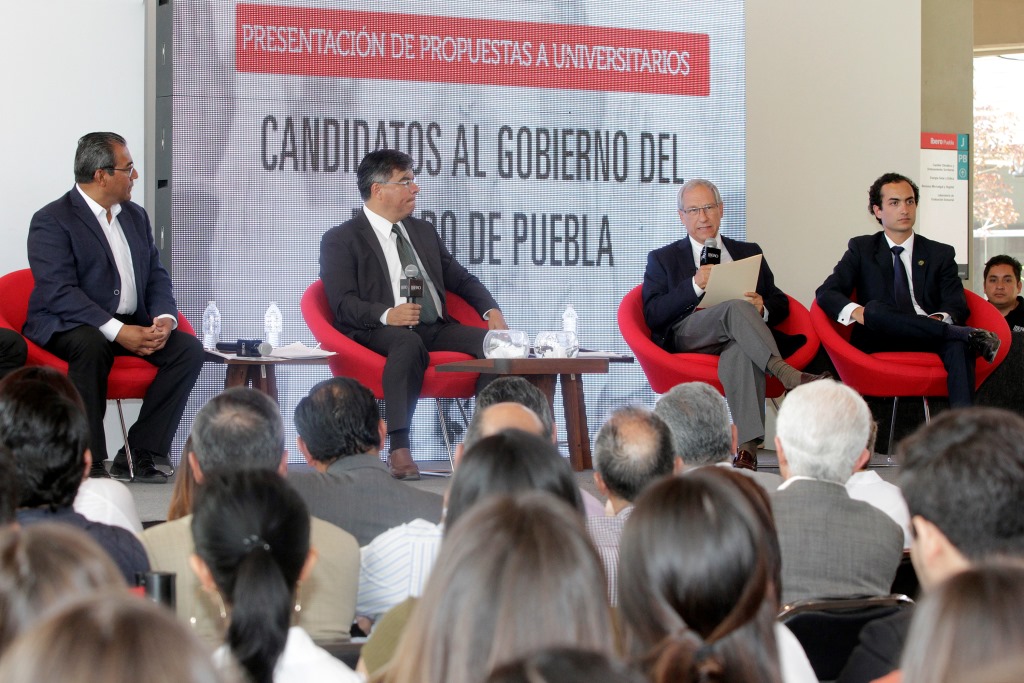 En el foro, los dos candidatos ofrecieron revisar la deuda pública que tiene el estado  (Agencia Enfoque)