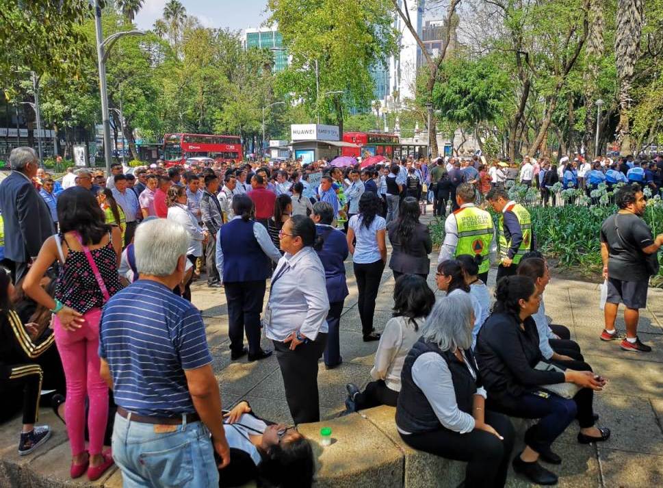 Tras el sismo, varios edificios de la zona centro fueron desalojados. | Jorge Becerril