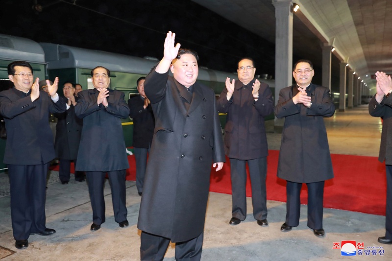 Kim viajó en un tren privado acompañado de una delegación de alto nivel.