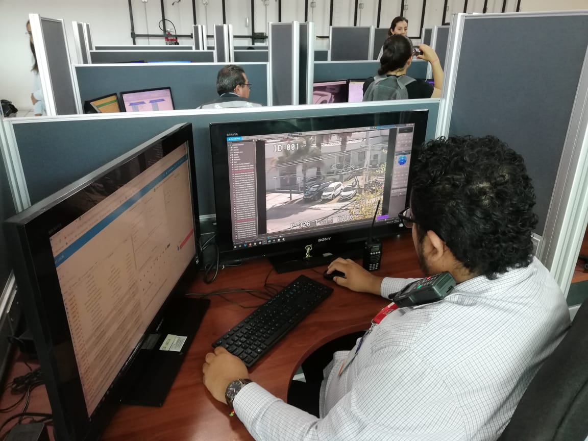El 70% de las llamadas que reciben son de broma (Foto Bryam Torres)