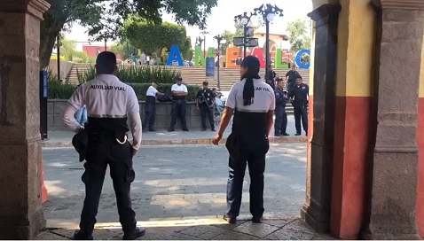 El paro de los policías duró al menos una hora. (Estrella Álvarez)