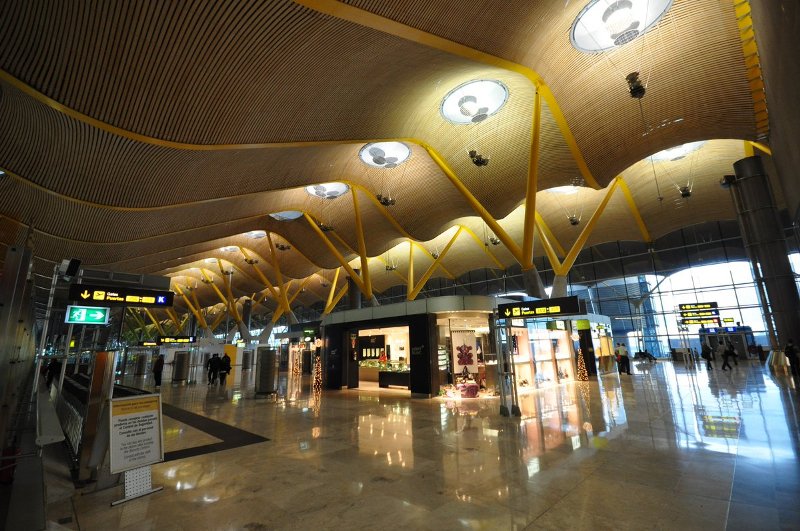 El suceso ocurrió en la zona de salidas de la Terminal 1 del aeropuerto, junto a los mostradores de facturación de equipajes.
