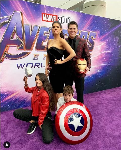 Ana Bárbara acudió a la premier de Avengers: Endgame en compañía de su familia (Instagram).