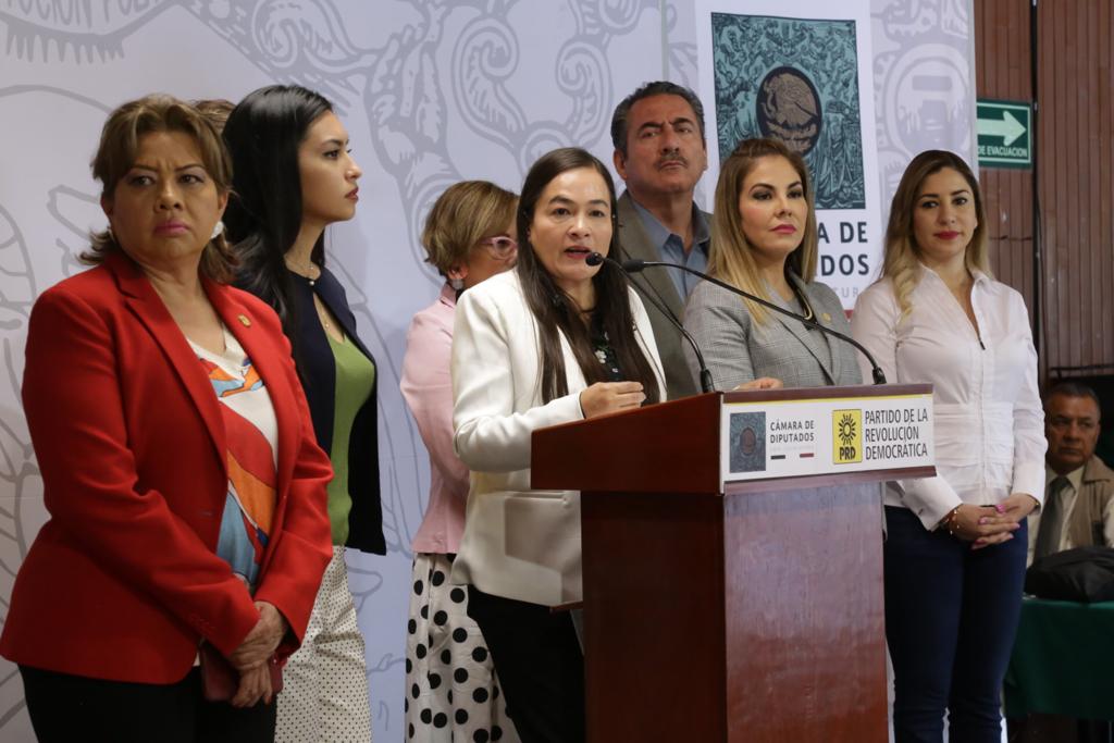 PRD en San Lázaro presenta amparo contra memorándum de AMLO/Fernando Damián.