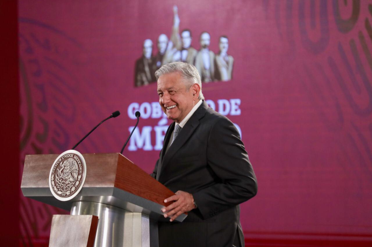 AMLO celebra  aprobación de reforma educativa/Especial.