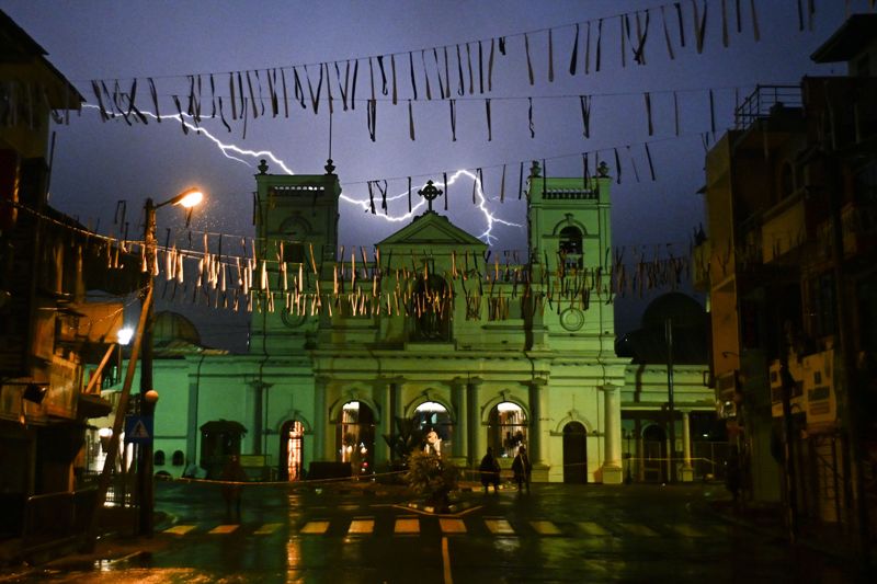En los atentados del Domingo de Resurreción murieron 359 personas. (AFP)