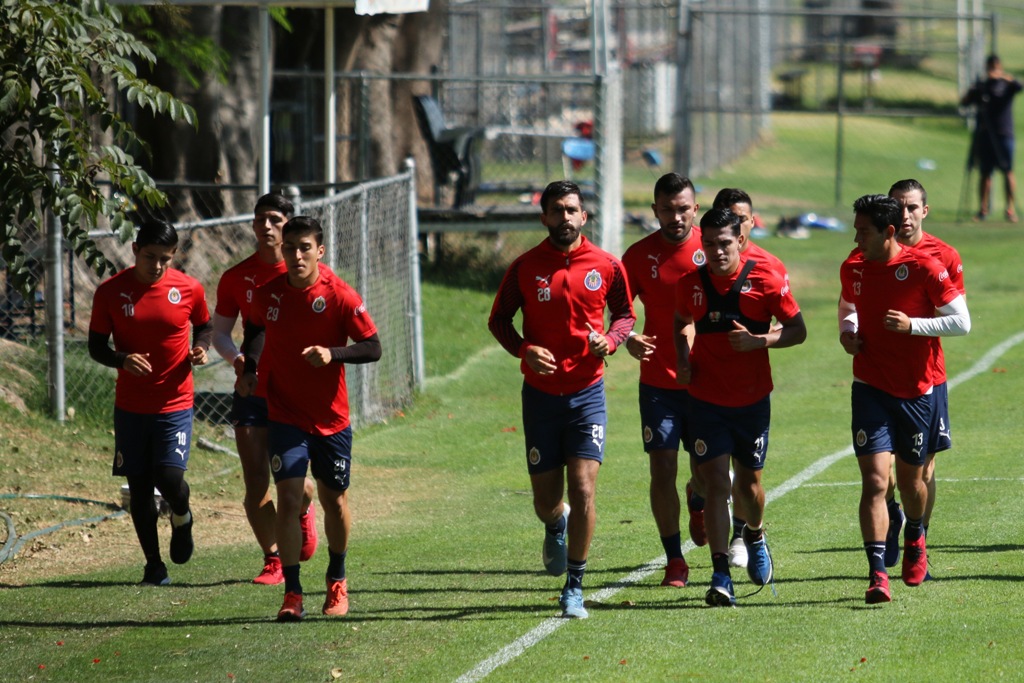 Entrenamiento de las Chivas (Imago7)