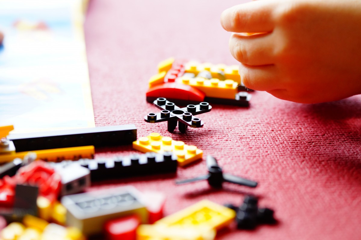 Lego Braille Bricks llegará en 2020 a los países de Dinamarca, Brasil, Noruega y Reino Unido. (Especial)