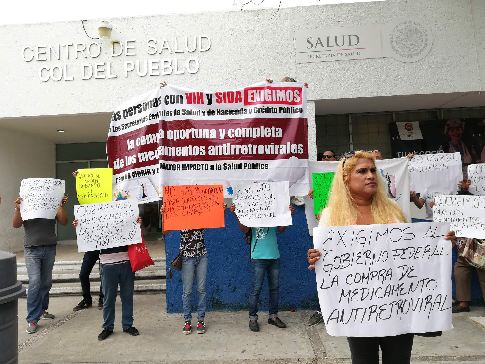 Pacientes del Capacits protestaron frente al Centro de Salud en Tampico.