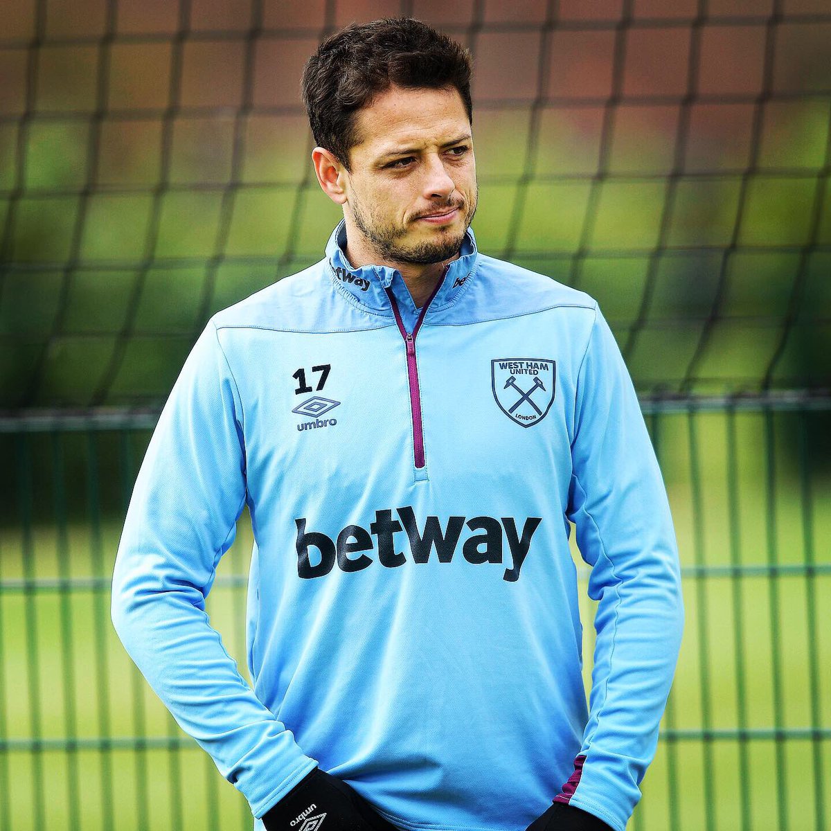 Javier Hernández regresa a los entrenamientos con el West Ham United (Twitter @WestHamUtd)