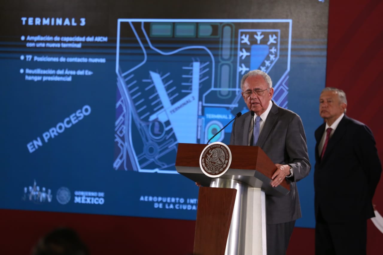 Javier Jiménez Espriu dijo que el AICM tendrá una modificación para que funcionen tres terminales. (Octavio Hoyos | Milenio)