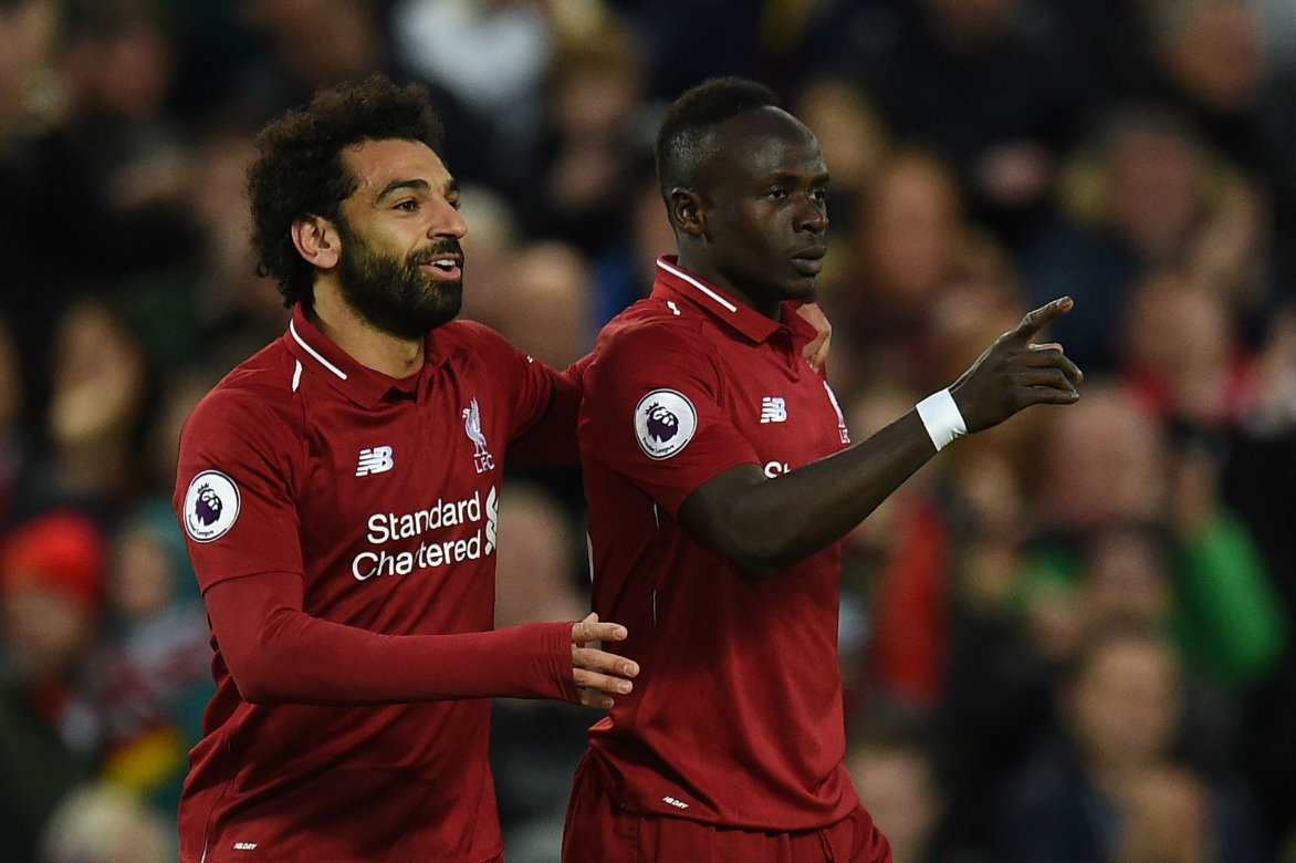 Liverpool golea al Huddersfield y es líder momentáneo (AFP)