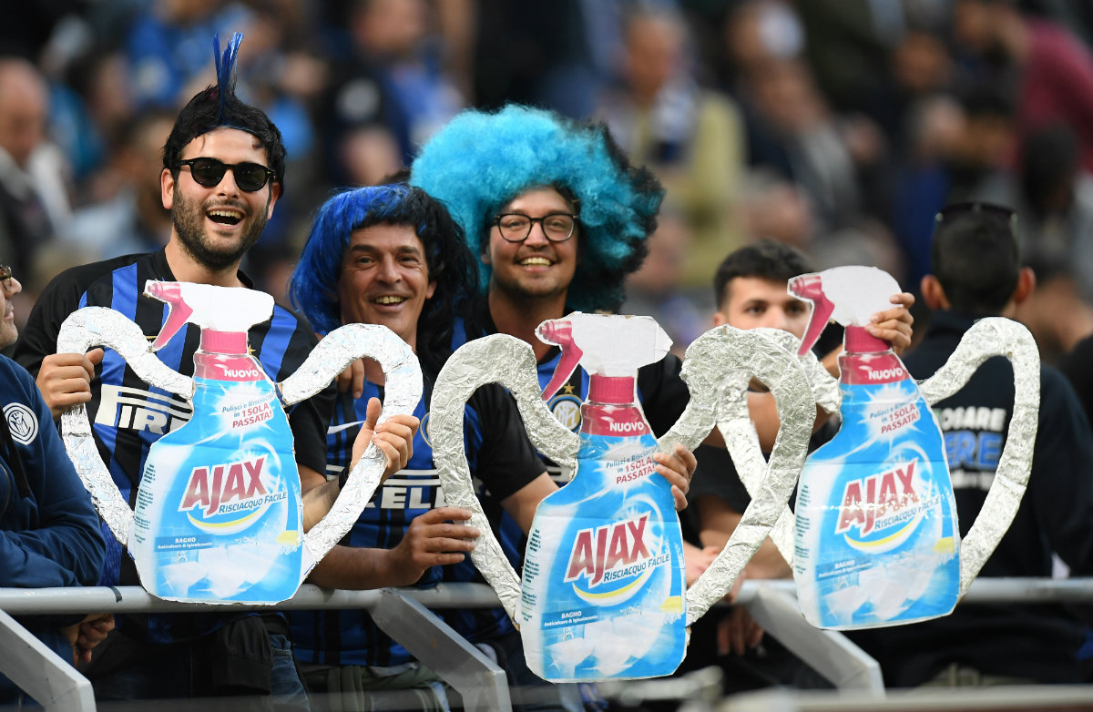Aficionados del Inter se burlan de la Juventus por eliminación de Champions League (Reuters)