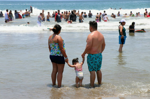Dos playas de Acapulco ya son aptas para uso recreativo. (Especial)