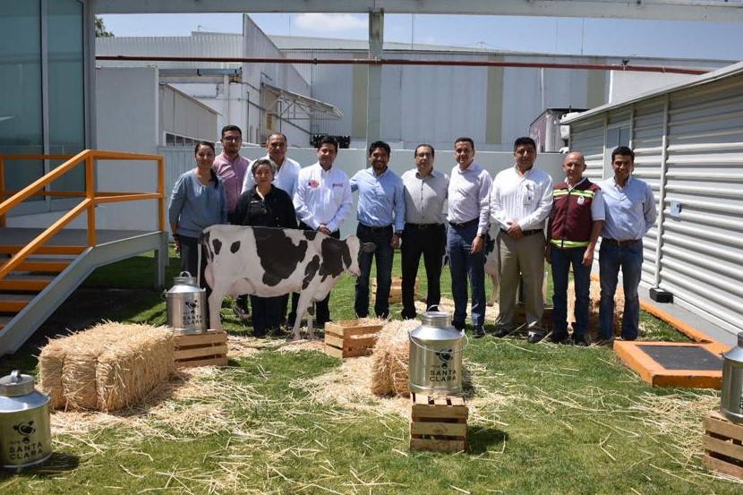 Directivos de Santa Clara y la Sedeco Hidalgo se reunieron en Pachuca. (Cortesía)